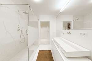 Stilvolles Zuhause mit großem Garten und Doppelgarage – viel Platz zum Wohlfühlen – Die vollständige Adresse der Immobilie erhältst du vom Anbieter., 70435 Zuffenhausen-Mönchsberg, Stuttgart – Vorschaubild 10