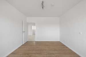 Modern saniert & lichtdurchflutet – stilvolle 3-Zimmer-Wohnung mit neuer Einbauküche und Balkon – Die vollständige Adresse der Immobilie erhältst du vom Anbieter., 53129 Kessenich, Bonn – Vorschaubild 6