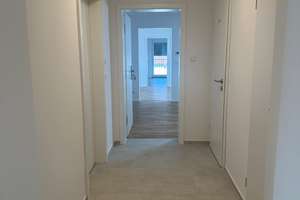 Schön geschnittene 3-Zimmer-Wohnung im Dachgeschoss in Ziemetshausen mit Abstellraum und Stellplatz – Vesperbilder Str. 1, 86473 Ziemetshausen – Vorschaubild 9