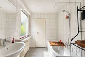 Bezugsfreie 4-Zimmer-Wohnung mit Terrasse, Balkon und Grünblick am Königsforst – Die vollständige Adresse der Immobilie erhältst du vom Anbieter., 51107 Rath/Heumar, Köln – Vorschaubild 10