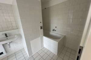 Licht, Raum & Stil auf zwei Ebenen – frisch renovierte Maisonette mit Terrasse und 3 Schlafzimmern – Die vollständige Adresse der Immobilie erhältst du vom Anbieter., 50829 Bocklemünd/Mengenich, Köln – Vorschaubild 17