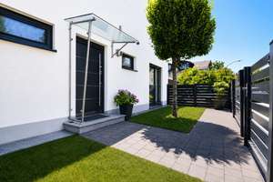 Mehrgenerationen-Villa mit Pool, Penthouse und außergewöhnlichem Wohnkomfort – Die vollständige Adresse der Immobilie erhältst du vom Anbieter., 81825 Gartenstadt Trudering, München – Vorschaubild 23