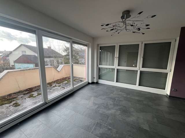 Immobilie in Dietingen - Großzügige Doppelhaushälfte mit Wintergarten, bezugsfrei! - Bild 1