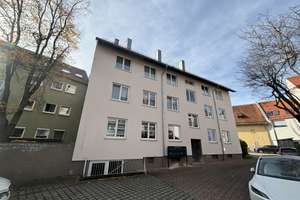 FÜR MAXIMAL ZWEI PERSONEN: IN 2017 RENOVIERTE 2-ZIMMER-WOHNUNG MIT WESTBALKON IN NBG.-WÖHRD