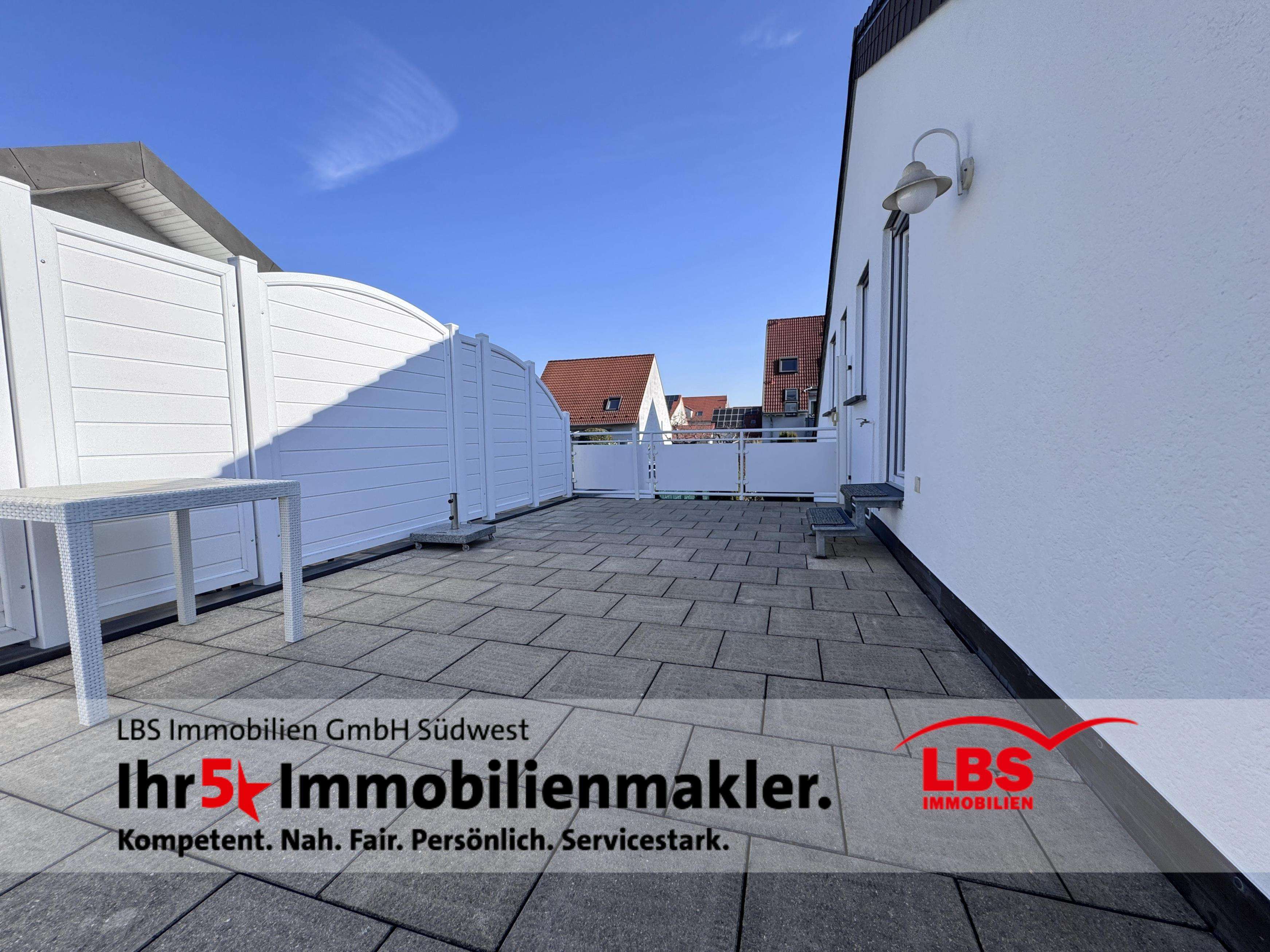 Immobilie in Muggensturm - Ein echtes Juwel in beliebter Wohnlage!
-Exklusives Zweifamilienhaus  mit grüner Wohlfühloase-

 - Bild 3
