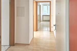 Dresden Am Putjatinpark - Exklusive Wohnung Nutzfläche 88qm
Gartenanteil und Tiefgaragenstellplatz, – Die vollständige Adresse der Immobilie erhältst du vom Anbieter., 1259 Kleinzschachwitz, Dresden – Vorschaubild 2