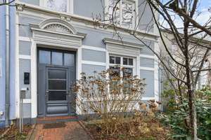 RESERVIERT: Gründerzeitjuwel in Schwachhausen -
Stilvolle Doppelhaushälfte – Die vollständige Adresse der Immobilie erhältst du vom Anbieter., 28211 Radio Bremen, Bremen – Vorschaubild 25