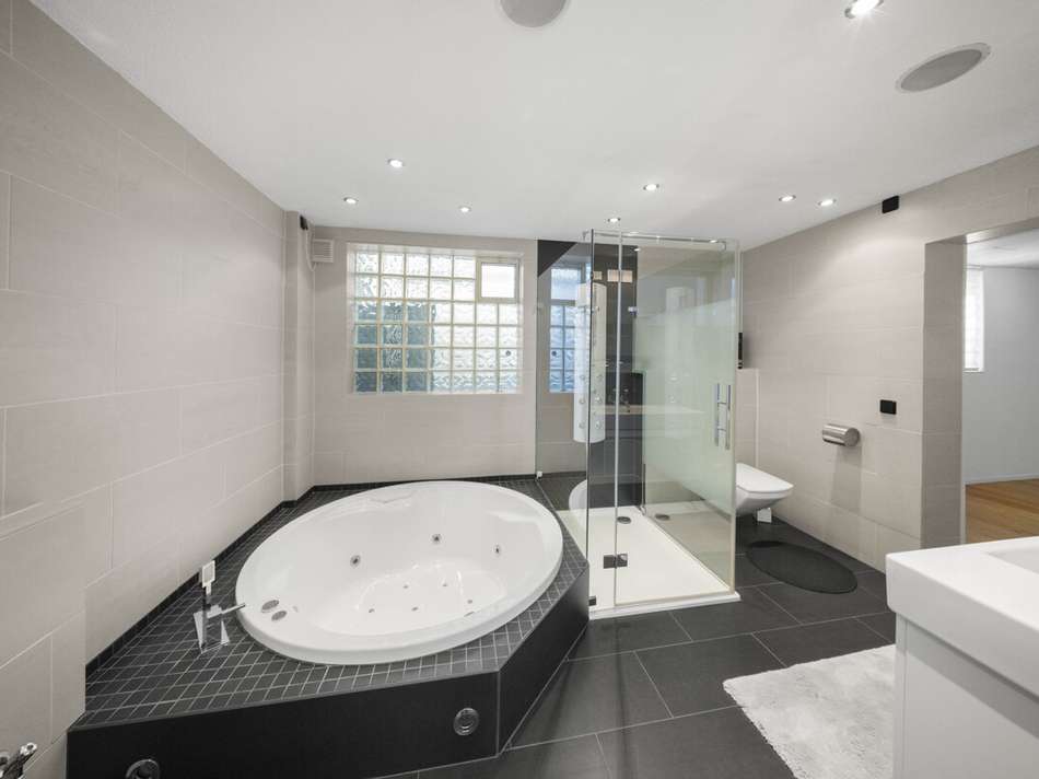 Badezimmer EG