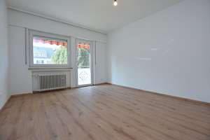 Sonnige 4-Zimmer Wohnung mit Süd-West-Balkon und schönem Blick in Stuttgart Uhlbach – Die vollständige Adresse der Immobilie erhältst du vom Anbieter., 70329 Uhlbach, Stuttgart – Vorschaubild 2