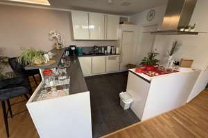 charmante Designer-Wohn./Büro, 6Zimmer,3 Bäder,1. OG,hell,ruhig,EBK, Aufzug, TG,Terrasse,Klimaanlage