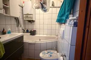 Schicke Vier-Zimmer-Wohnung mit Garten in zentraler Lage  – Brühler Straße 209, 42657 Burg/Höhscheid, Solingen – Vorschaubild 3