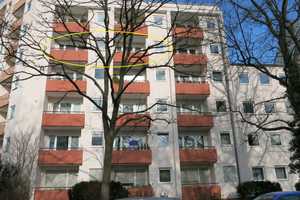Sonnige und ruhige 2-Zi-Wohnung (Balkon, EBK, Stellplatz) im gepflegten Umfeld in Charlottenburg – Lindenallee 52, 14050 Berlin – Vorschaubild 3