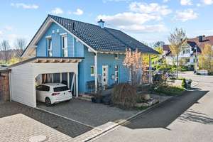 Wohnen mit Herz und Holz!
Traumhaus mit vorbereiteter Einliegerwohnung – Die vollständige Adresse der Immobilie erhältst du vom Anbieter., 78256 Steißlingen – Vorschaubild 1