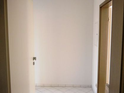 * Balkon* Hier wird saniert * 4 Zimmer sold Wohnung in Werdau zu vermieten!