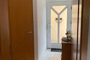 Stilvolles, gepflegtes 4-Zimmer-Reihenhaus mit EBK in Eichenau – Herbststraße 34a, 82223 Fürstenfeldbruck (Kreis) – Vorschaubild 2