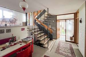 WI-Biebrich: Back to the Seventies! Charakterstarkes "Split-Level-Haus" für die ganz große Familie! – Die vollständige Adresse der Immobilie erhältst du vom Anbieter., 65203 Biebrich, Wiesbaden – Vorschaubild 1