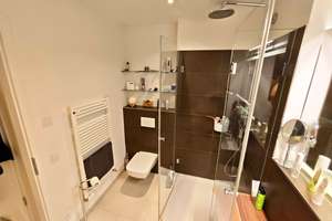 Bezugsfreies Single-Apartment in der HafenCity: 2-Zimmer-Wohnung in Hamburg, ideal für Eigennutzer – Yokohamastraße 3, 20457 HafenCity, Hamburg – Vorschaubild 9