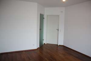 Stilvolle 3-Zimmer-EG Wohnung mit Garten, und luxuriöser Innenausstattung mit EBK in Düsseldorf – Die vollständige Adresse der Immobilie erhältst du vom Anbieter., 40223 Bilk, Düsseldorf – Vorschaubild 16
