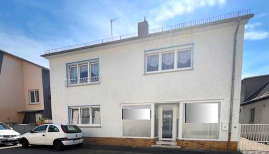 Bild von *Hainburg*  Wohn- und Geschäftshaus mit Garage