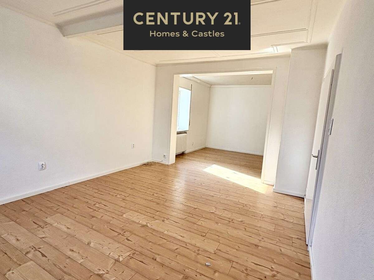 Immobilie in Schönenberg-Kübelberg - Geräumiges 1-2 Familienhaus in zentraler Lage - viel Platz für Ihre Ideen! - Bild 2