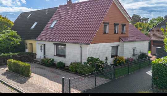 Bild von Familienfreundliche Doppelhaushälfte mit Garten, Sauna und Kamin im Herzen Hannovers