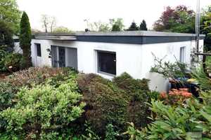 Familienfreundlicher Bungalow mit großem Hobbykeller: Natur pur zum Wohlfühlen – Solingen – Vorschaubild 1
