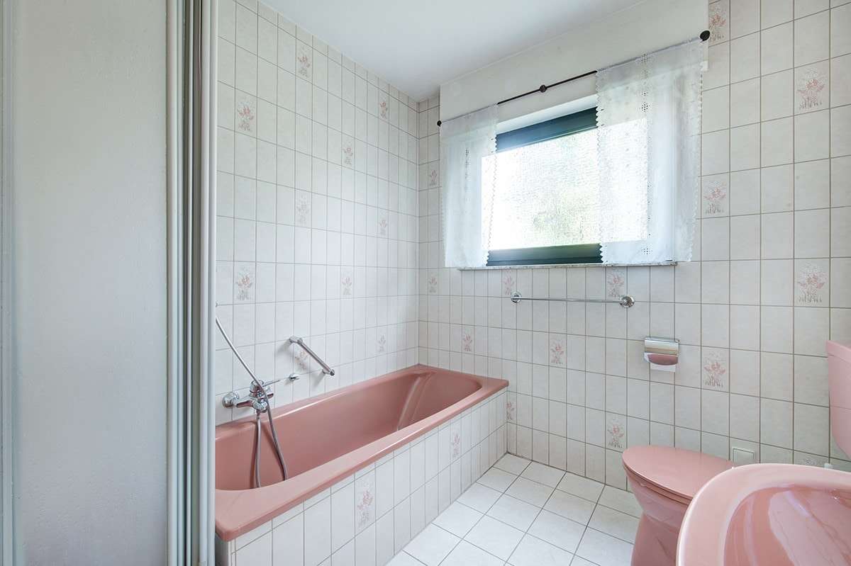 Immobilie in Weyerbusch - Ein-/Zweifamilienhaus in ruhiger Wohngegend mit nahezu ebenerdigem Gartengrundstück und Doppelgarage - Bild 0