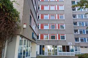 Nette Nachbarn gesucht: renovierte 3-Zi.-Wohnung mit Badewanne und Balkon!