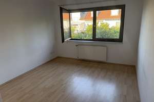 Biete eine gut geschnittene 4-Zi-Wohnung (114 qm) im 1.OG eines Reihenmittelhauses in ruhiger Lage. – Die vollständige Adresse der Immobilie erhältst du vom Anbieter., 76139 Hagsfeld, Karlsruhe – Vorschaubild 9