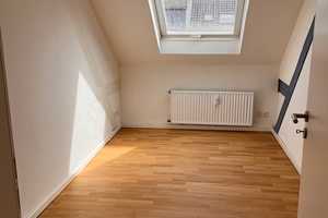 Schöne 4-Zimmer-DG-Wohnung in Krefeld – Melanchthonstraße 61, 47805 Dießem/Lehmheide, Krefeld – Vorschaubild 4