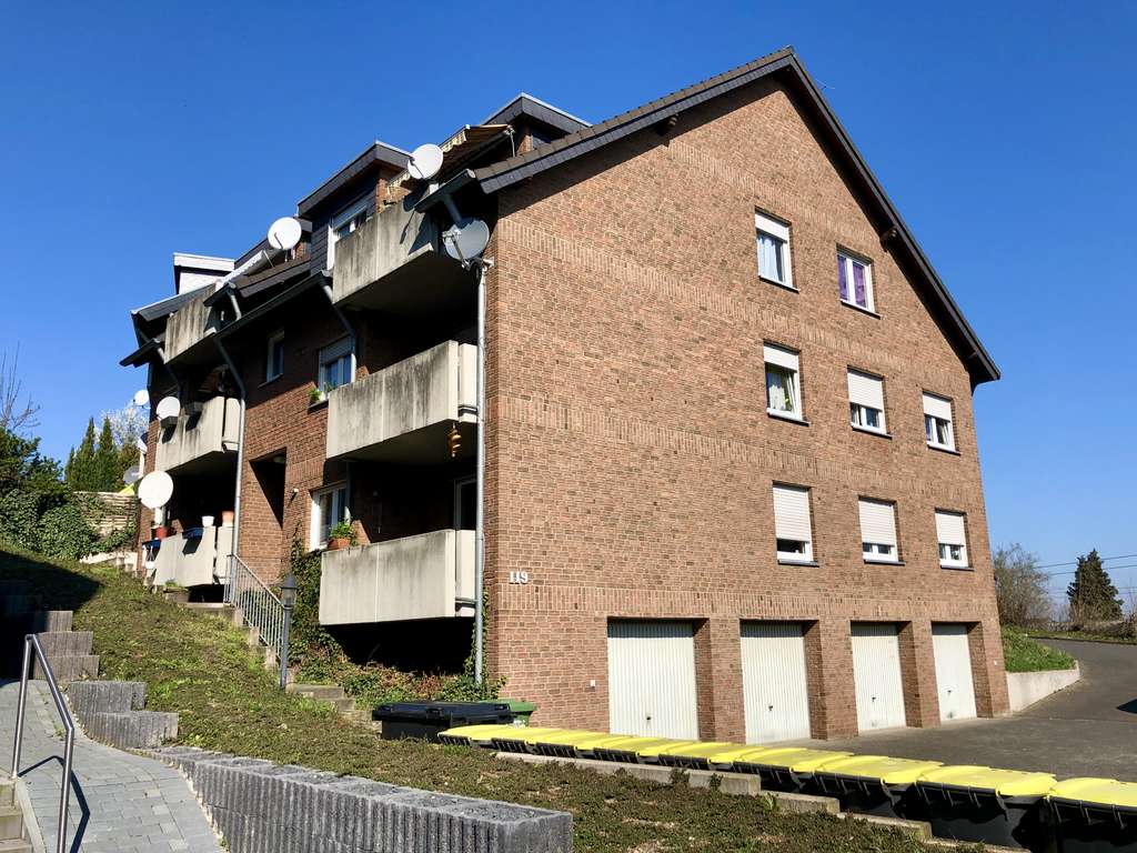 Immobilie in Alfter - Mehrfamilienhaus mit 6 Parteien in Alfter - 4,2% Anfangsrendite (Sozialbindung bis 12/29) - Bild 0