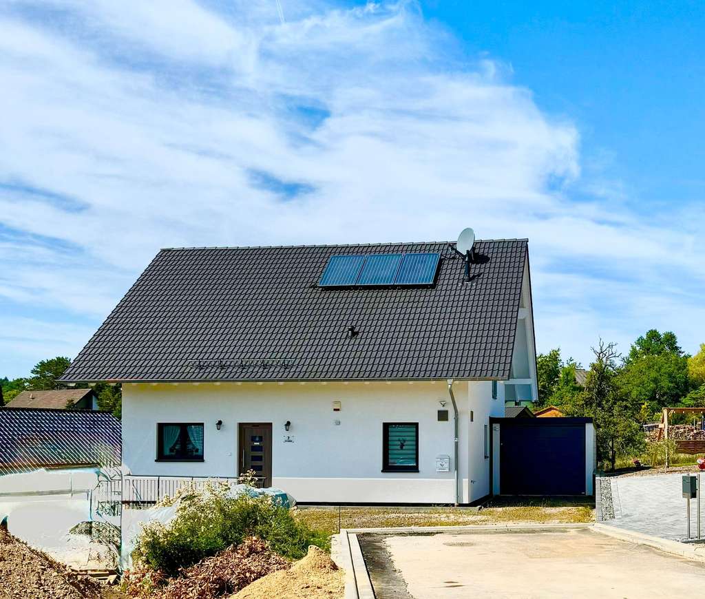 Neubau-Einfamilienhaus (2024) mit Fernblick, Garten & Terrasse