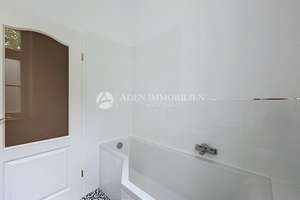 *4-Zimmer-Altbauwohnung mit Balkon, Stuck, Parkett und Einbauküche* – Knesebeckstr. 4, 10623 Charlottenburg, Berlin – Vorschaubild 36