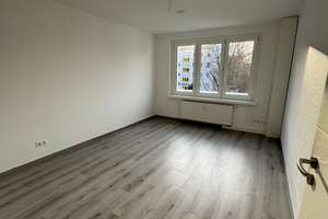 Charmante 3-Zimmer-Wohnung mit Balkon, Stellplatz und Tageslichtbadezimmer – Zschopauer Straße 56b, 9111 Zentrum, Chemnitz – Vorschaubild 4