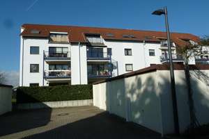 Essen-Haarzopf; zentrale, großzügige  Dachgeschosswohnung mit Loggia in ruhiger Lage