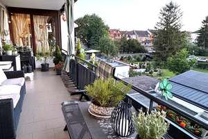 Großzügige 4 Zimmer Wohnung mit Balkon und Garage