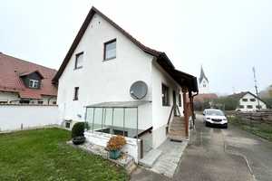 Charmantes, renovierungsbedürftiges Einfamilienhaus mit schönem großen Grundstück – Pfaffenhofen an der Ilm (Kreis) – Vorschaubild 1