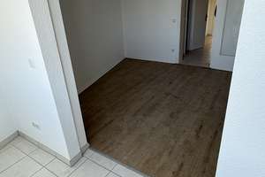 Erstbezug nach Sanierung mit Winterbalkon und EBK: Stilvolle 3-Zimmer-Wohnung in Düsseldorf – Gneisenaustraße 21, 40477 Pempelfort, Düsseldorf – Vorschaubild 2