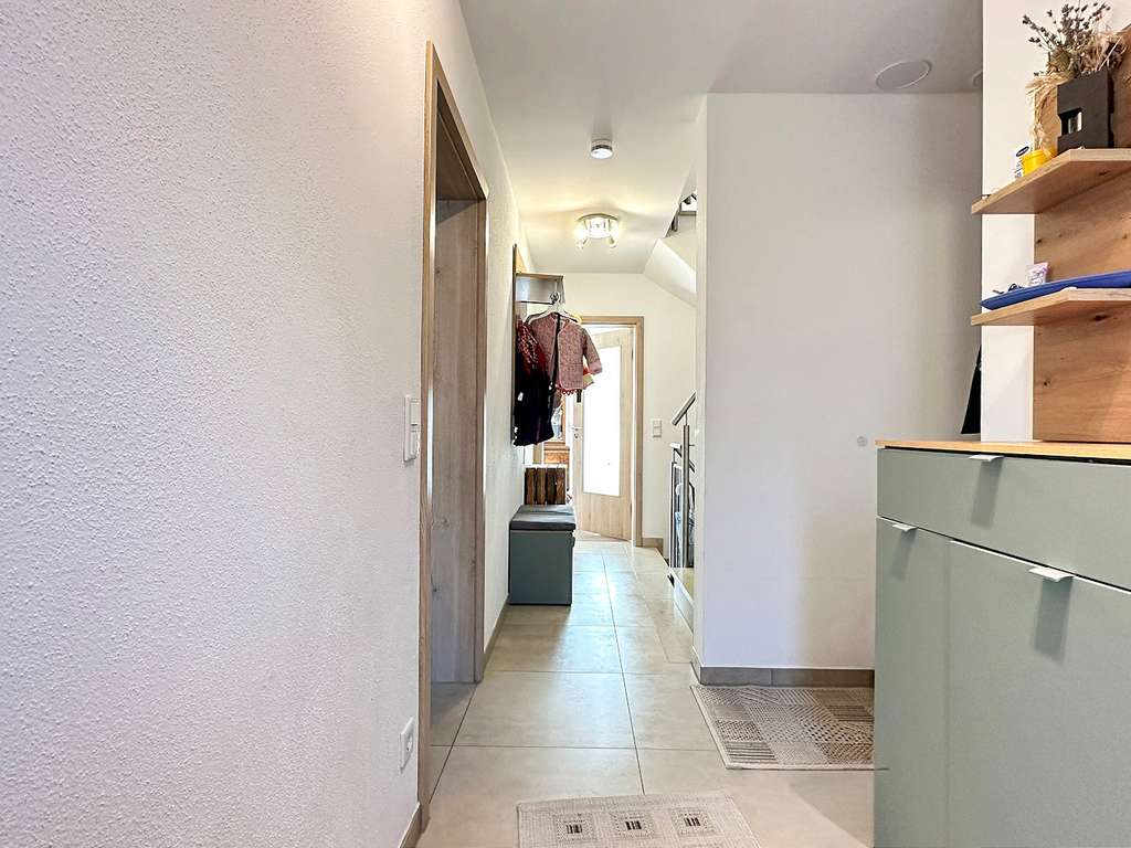 Immobilie in Tuntenhausen - Viel Platz, klare Aufteilung, moderne Ausstattung - Reihenmittelhaus von 2022 - Bild 1