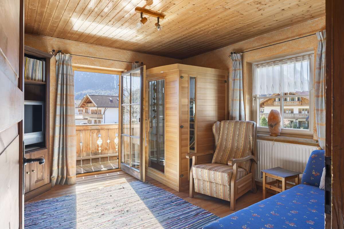 Immobilie in Mittenwald - Rarität: Wohnhaus in Alpenlage mit Nießbrauch–Investment und langfristiger Perspektive - Bild 1