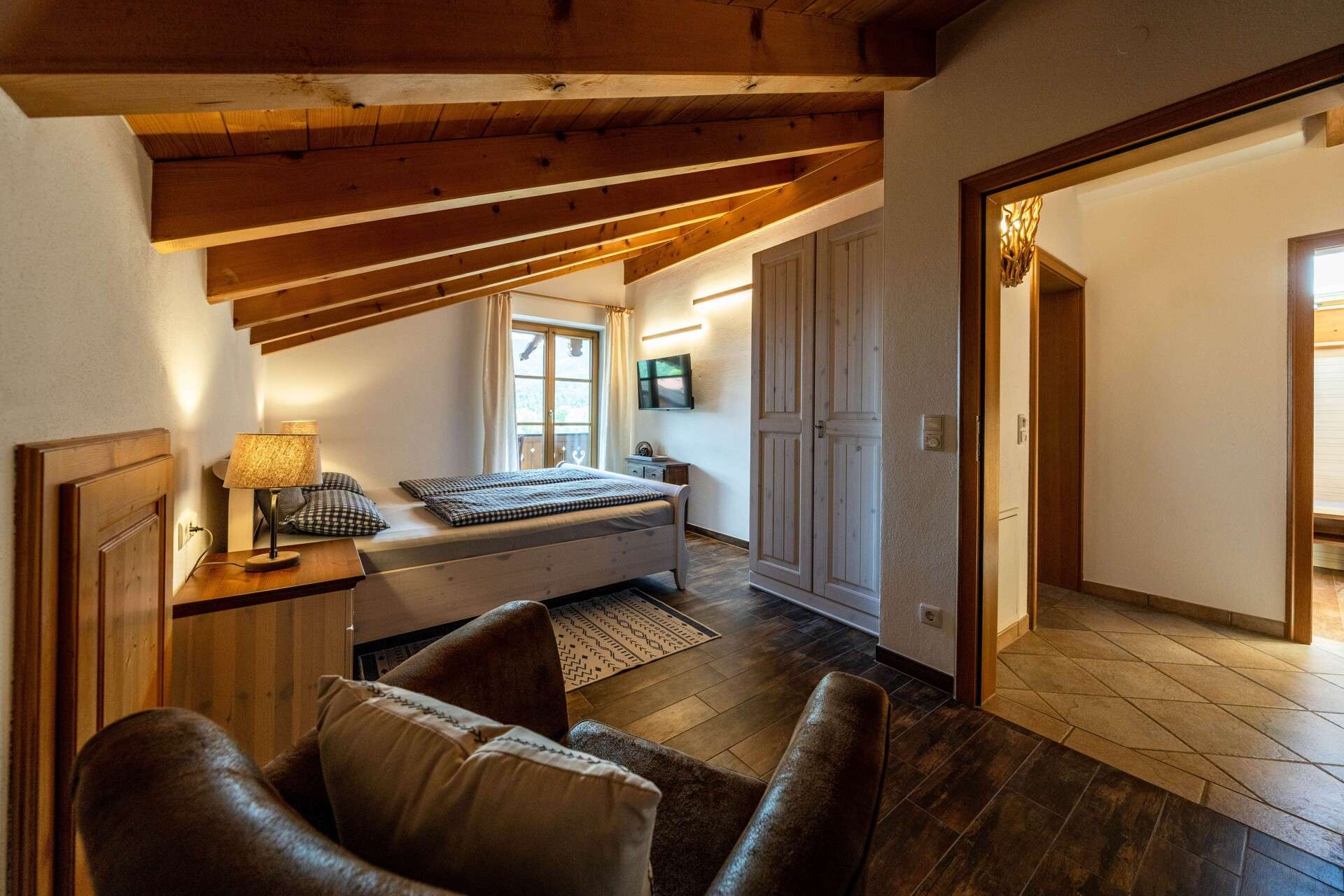 Immobilie in Wallgau - Doppelhaushälfte mit 3 Wohneinheiten in Wallgau - Bild 2