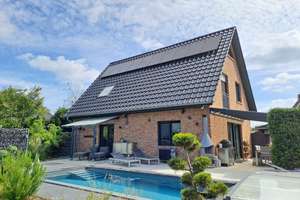 hochwertiges 4-Zimmer-Einfamilienhaus (KfW 70) mit PV-Anlage, Außenpool und Doppelcarport – Die vollständige Adresse der Immobilie erhältst du vom Anbieter., 21641 Apensen – Vorschaubild 1