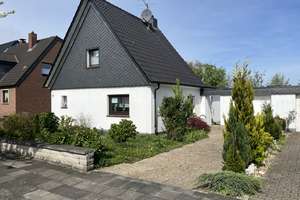 Freistehendes Einfamilienhaus-sehr großes Grundstück & Garage, Garten-tolle Wohngegend-von Privat – Elsenkamp 15, 47167 Neumühl, Duisburg – Vorschaubild 3