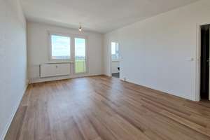 Großzügige 3-Zimmer-Wohnung am S-Bahnhof Ahrensfeld ab dem 01.05.2026