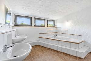 Großzügiges Ein-/ Zweifamilienhaus in ländlicher Grünlage – Die vollständige Adresse der Immobilie erhältst du vom Anbieter., 42855 Lüttringhausen West, Remscheid – Vorschaubild 16