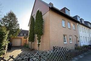 Wolfsburg-Hohenstein: Großzügiges Reihenendhaus mit Garage – Die vollständige Adresse der Immobilie erhältst du vom Anbieter., 38440 Hohenstein, Wolfsburg – Vorschaubild 2
