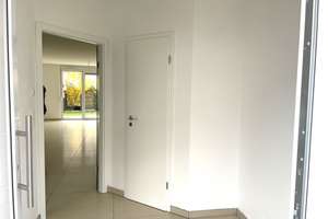 Großzügiges Reihenmittelhaus mit Einbauküche und Garten in beliebter Lage von Offenbach – Blumenstraße 36h, 63069 Lauterborn, Offenbach am Main – Vorschaubild 2