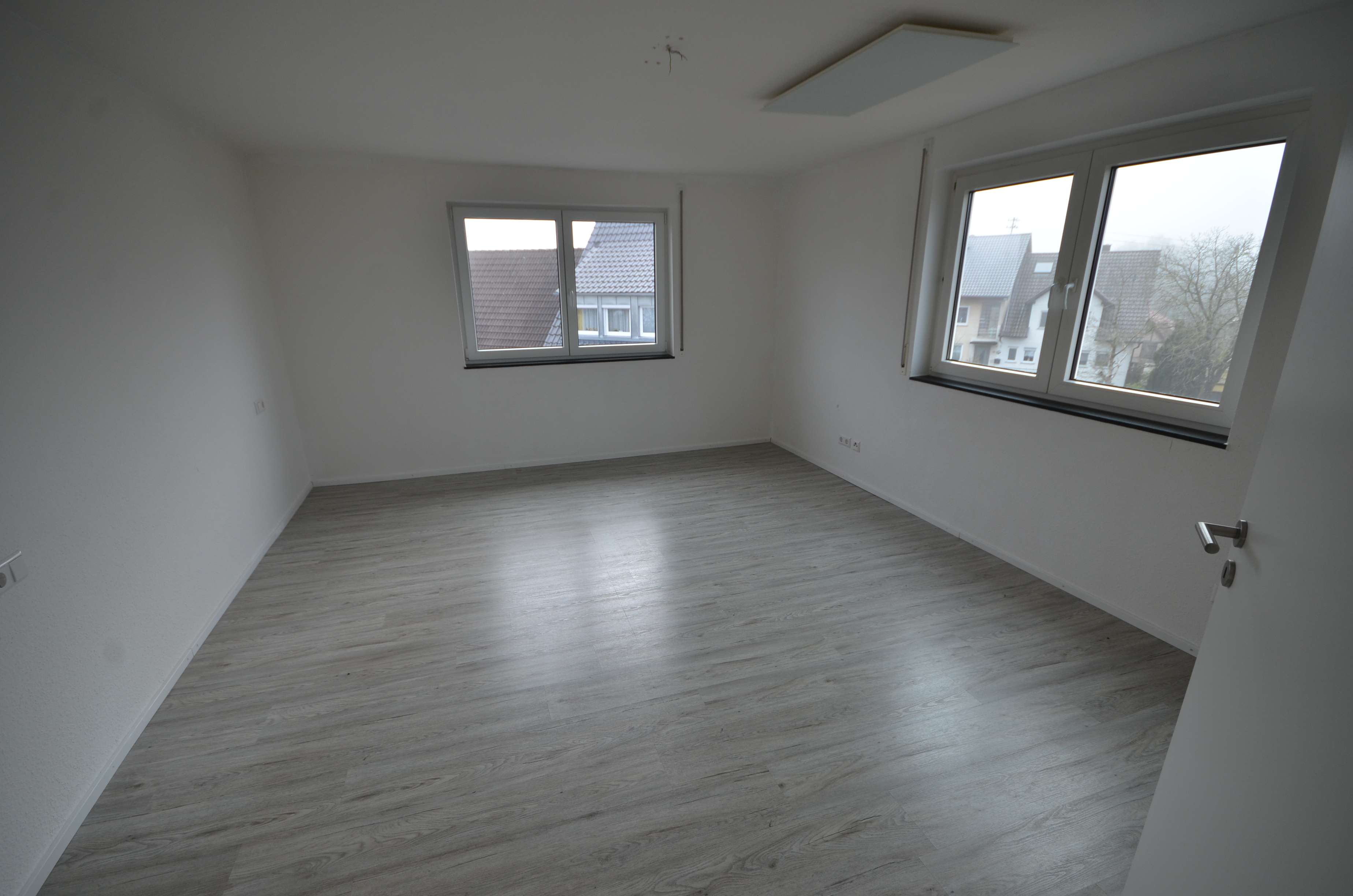 Immobilie in Spiegelberg - Freistehendes Mehrfamilienhaus mit 2 Garagen - Bild 4