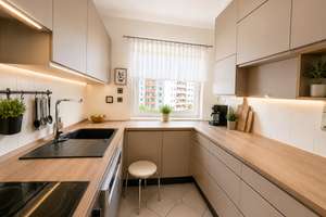 FRANK IMMOBILIEN - Ankommen im Rudower Dorfkern- 2,5-Zimmer- Aufzug - Weitblick – Die vollständige Adresse der Immobilie erhältst du vom Anbieter., 12357 Rudow, Berlin – Vorschaubild 7