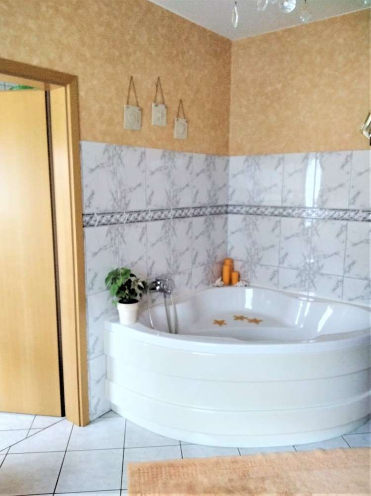 Immobilie in Gevensleben - Generationenwohnen auf zwei Ebenen in zwei Wohneinheiten oder Platz für eine große Familie - Bild 2